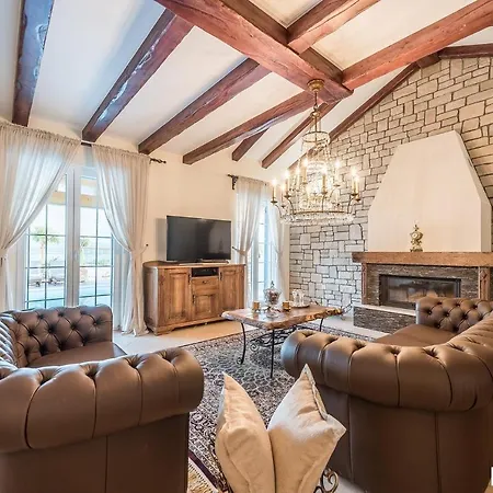 Mek فيلة Pridraga