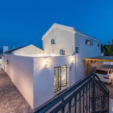 فيلة Mek Pridraga