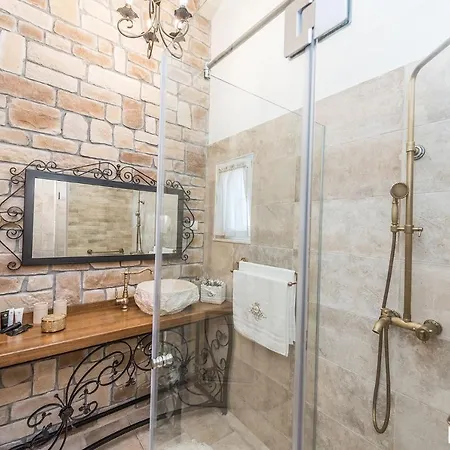 Mek فيلة Pridraga