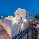 Villa Mek Pridraga