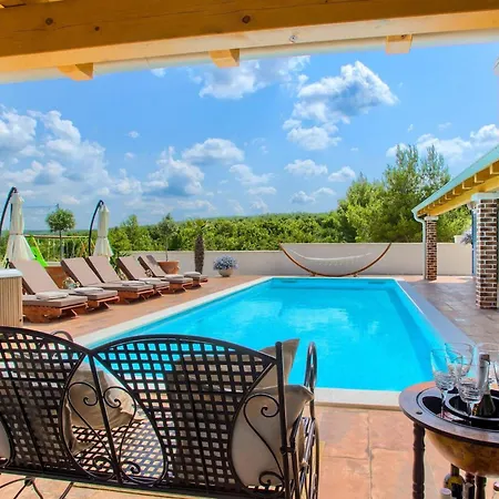 Mek Holiday home