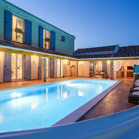 Mek Holiday home *