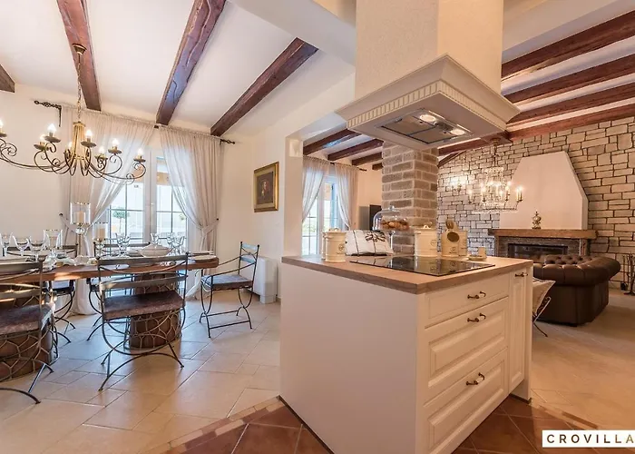 Mek Villa